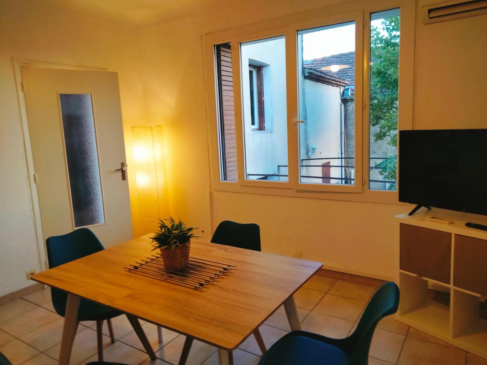 Cosy Courtesoun Lägenhet Courthézon Exteriör bild